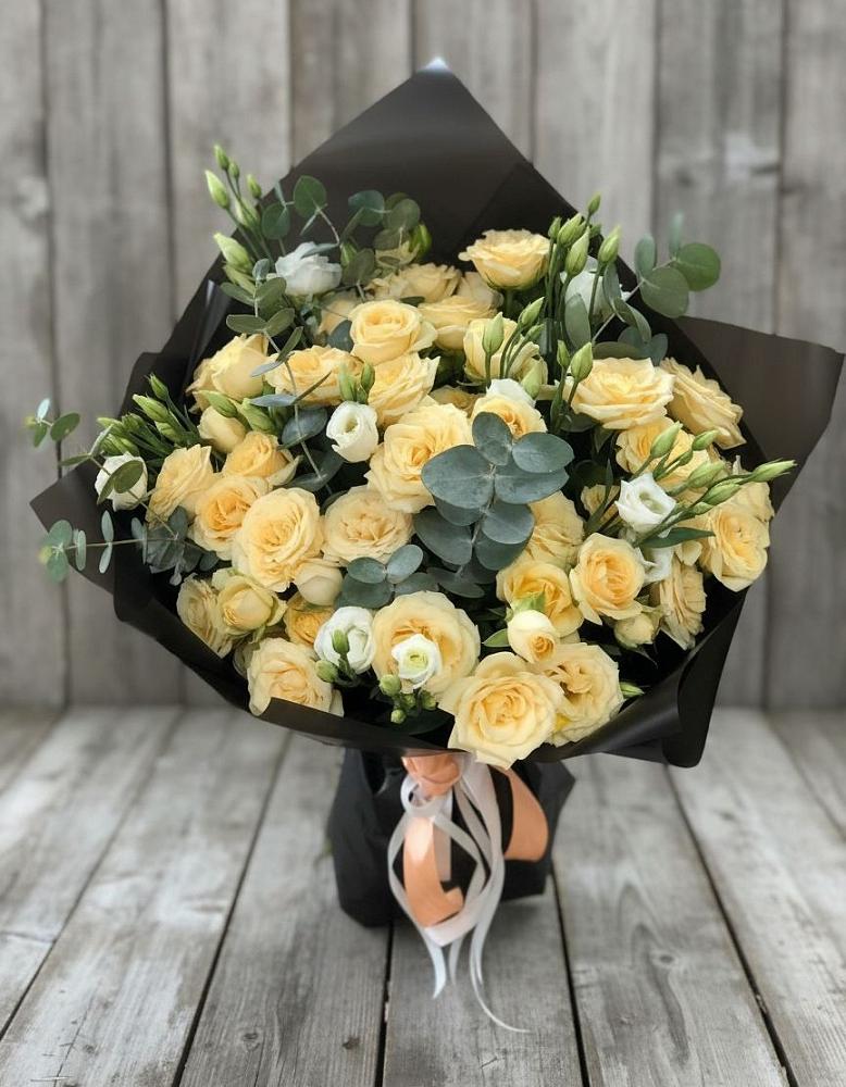 Букет цветов из: Розы и Лизиантусы в Биробиджане