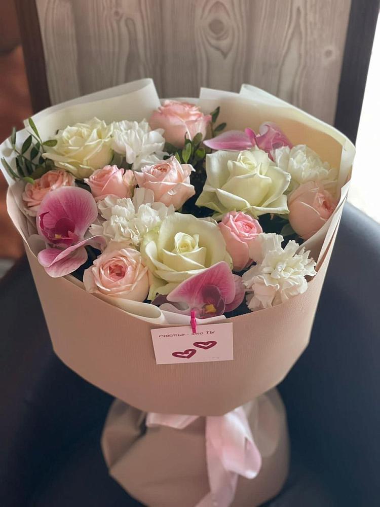 Букет цветов из: Орхидеи, Розы и Гвоздики в Биробиджане