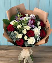 Букет цветов из:  Розы и Альстромерии в Биробиджане