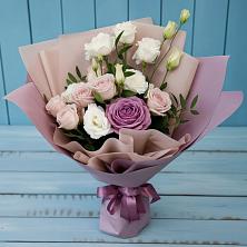 Букет цветов из:  Розы и Лизиантусы в Биробиджане