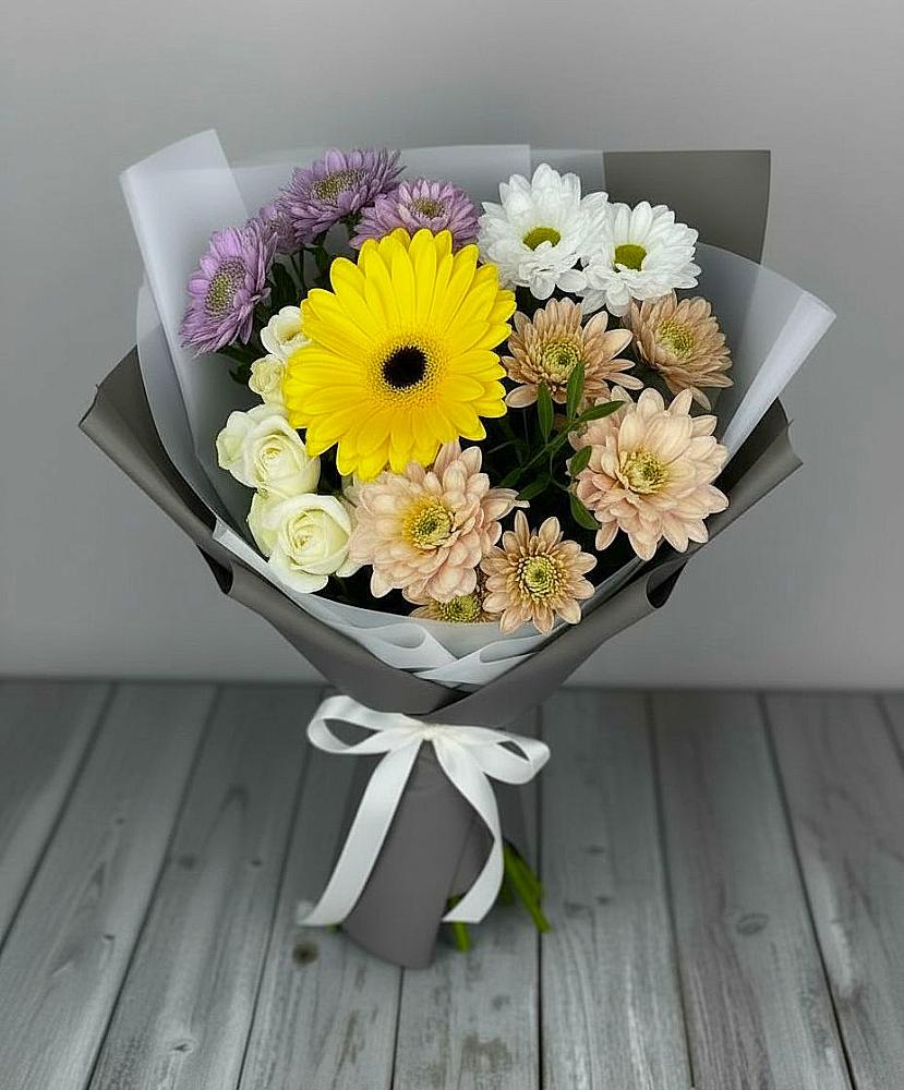Букет цветов из: Розы, Герберы и Хризантемы в Биробиджане