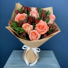 Букет цветов из:  Розы и Альстромерии в Биробиджане