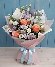 Букет цветов из:  Лизиантусы, Розы, Альстромерии и Гипсофила в Биробиджане
