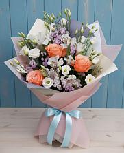 Букет цветов из:  Лизиантусы, Розы, Альстромерии и Гипсофила в Биробиджане