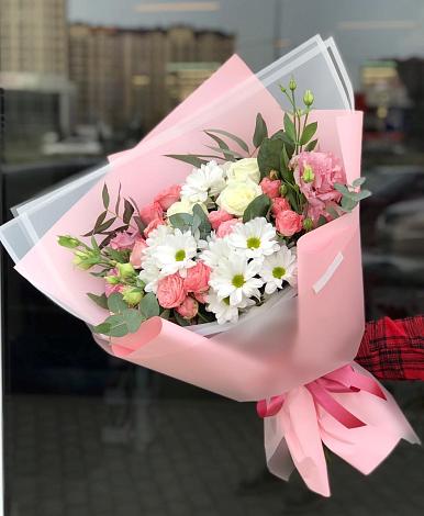 Букет цветов из: Розы, Лизиантусы и Хризантемы в Биробиджане