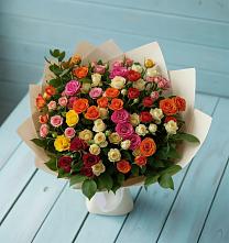 Букет Микс из разноцветных кустовых роз в Биробиджане